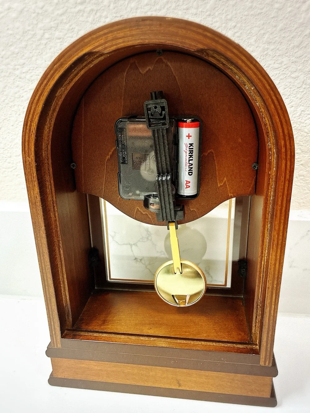 Bulova B7467 Hardwick Walnut Mantel Clock Working Pendulum 2006